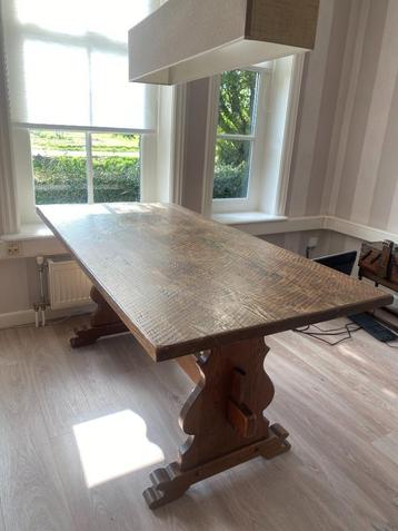 Massief eiken tafel  beschikbaar voor biedingen