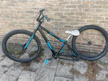 SE Bike Maniacc Flyer Wheelie bike 27.5 inch - Opknapper beschikbaar voor biedingen