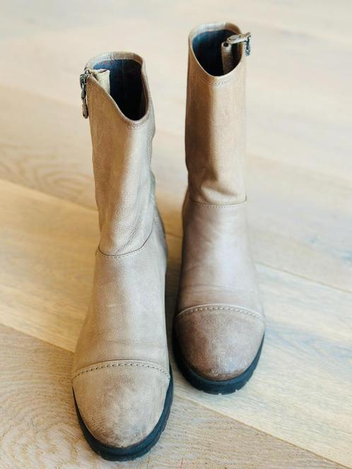 Geox Beige Leather Boots (size 37.50), Kleding | Dames, Schoenen, Nieuw, Beige, Ophalen of Verzenden