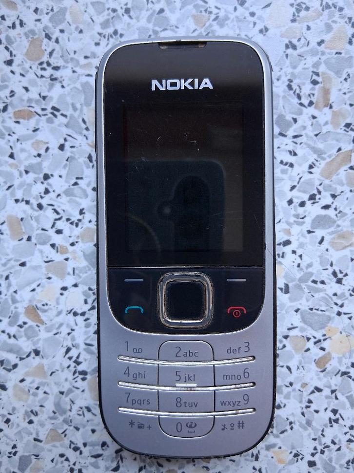 Een zwarte Oude "Nokia" mobiel., Telecommunicatie, Mobiele telefoons | Nokia, Gebruikt, Zonder abonnement, Zonder simlock, Klassiek of Candybar