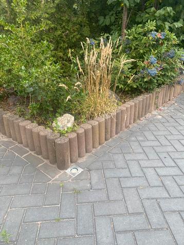 Te Koop: Palisade paaltjes (11cm x 60cm) beton beschikbaar voor biedingen