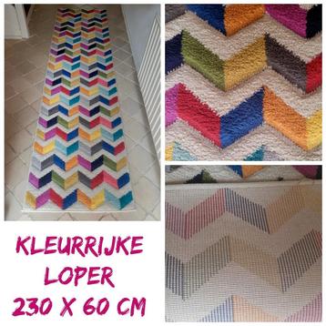 Kleurrijke loper maat 230 x 60 cm beschikbaar voor biedingen