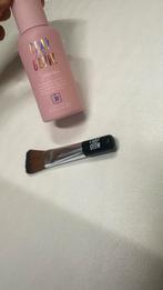 Clay & Glow spf 30 50 ml + kwastje, Ophalen of Verzenden, Zo goed als nieuw, Overige kleuren, Gehele gezicht