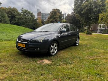 Ford Focus 1.6 74KW 5D 2006 Grijs beschikbaar voor biedingen