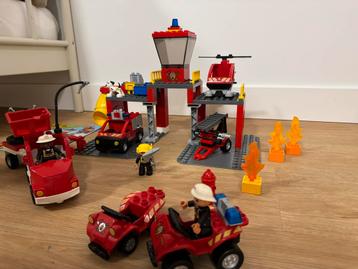 Lego Duplo Brandweerkazerne + Extra Voertuigen beschikbaar voor biedingen