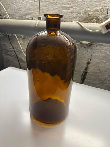 Grote aphothekers fles beschikbaar voor biedingen