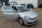 Opel Astra 1.6 Essentia 5 deurs Airco nwe apk, Auto's, Voorwielaandrijving, Gebruikt, Zwart, 4 cilinders