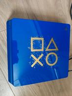 PS4 Slim Days of Play Edition + 2 Controllers, Spelcomputers en Games, Ophalen of Verzenden, Met 2 controllers, Slim