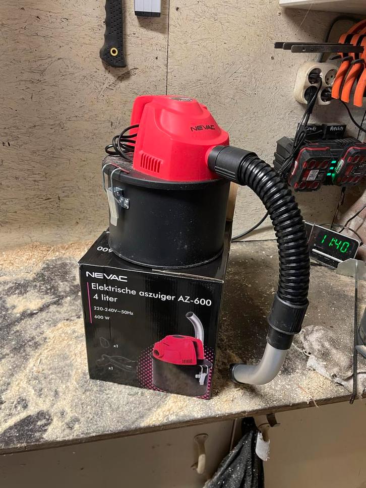 Nevac Aszuiger AZ-600 4 Liter, Witgoed en Apparatuur, Stofzuigers, Gebruikt, Stofzuiger, Minder dan 1200 watt, Reservoir, Ophalen