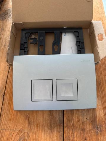 Geberit Bedieningspaneel delta 25 zilver / chroom mat beschikbaar voor biedingen