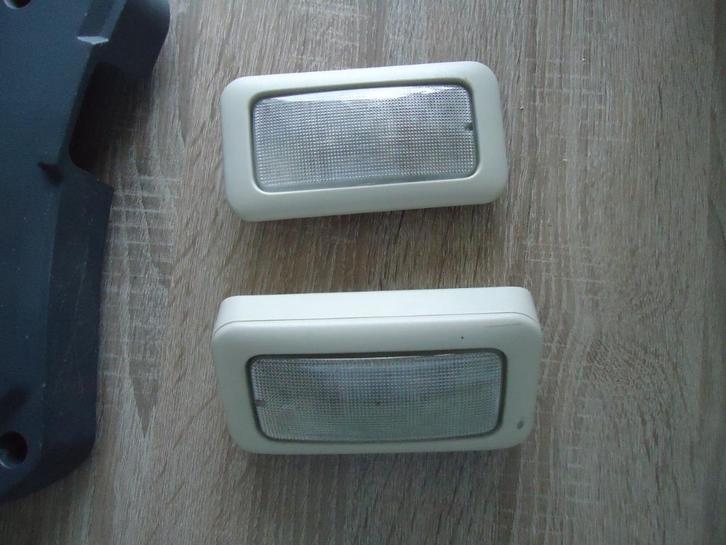 2 Lampen voor bagage Ruimte., Caravans en Kamperen, Camper-accessoires, Gebruikt, Ophalen of Verzenden