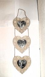 3 hangende fotolijstjes / fotolijsten 3 luik / hartvorm, Ophalen of Verzenden, Zo goed als nieuw