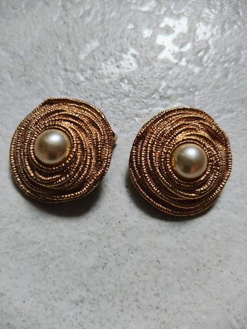Vintage oorclips oorbellen Christian Dior, Sieraden, Tassen en Uiterlijk, Oorbellen, Zo goed als nieuw, Overige materialen, Goud