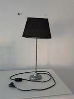 Mooie lamp 50 cm hoog. Zilverkleur met zwarte kap., Ophalen, Gebruikt, 50 tot 75 cm
