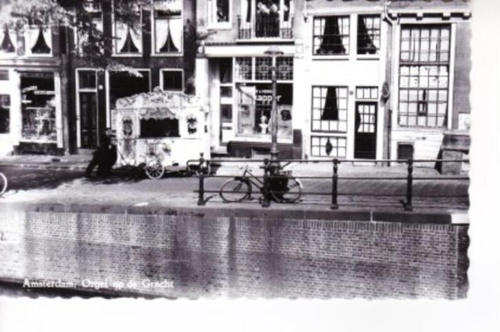 AMSTERDAM,- Draaiorgel(G.Perlee) op de Gracht.Kapper.04-09, Verzamelen, Ansichtkaarten | Nederland, Ongelopen, Noord-Holland, 1960 tot 1980