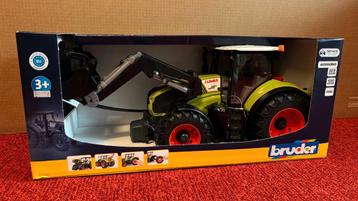 Bruder Claas Axion 950 met voorlader beschikbaar voor biedingen