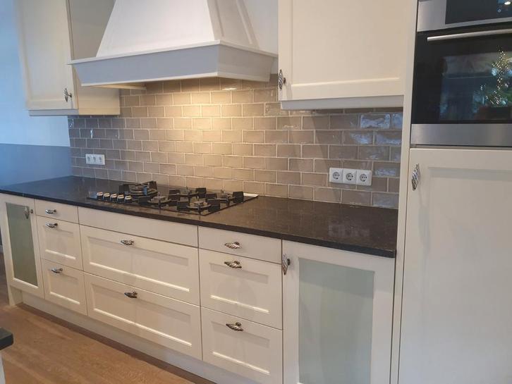 gebruikte keuken met blad van Belgisch hardsteen, Huis en Inrichting, Keuken | Complete keukens, Gebruikt, Ophalen of Verzenden