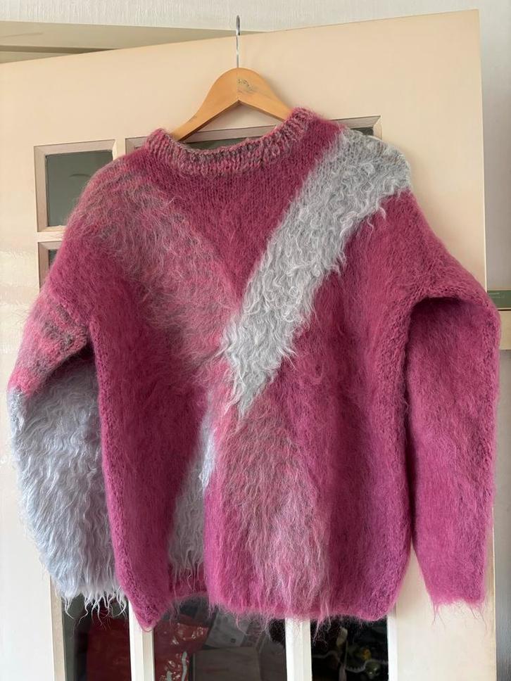 Handgemaakte wollen trui - Maat M, Kleding | Dames, Truien en Vesten, Zo goed als nieuw, Maat 38/40 (M), Roze, Ophalen of Verzenden