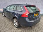 Volvo V60 T3 Momentum Dealer onderhouden | Lederen bekleding, Voorwielaandrijving, Blauw, Leder en Stof, Origineel Nederlands