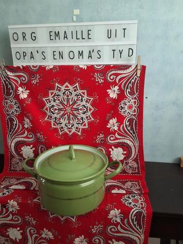 👍 nog 'n echte solide emaille pan. uit OPA'S EN OMA'S TIJD  beschikbaar voor biedingen