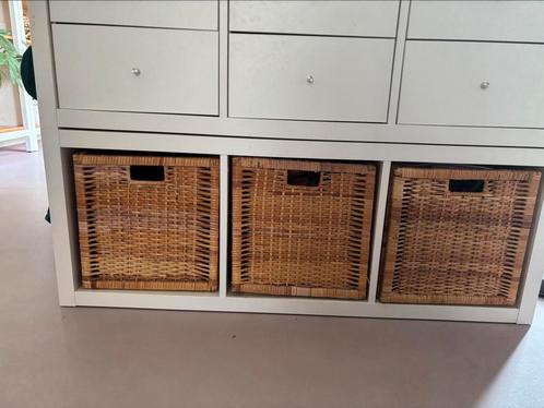 Witte Kallax kast Ikea met mandjes, Huis en Inrichting, Kasten | Lockerkasten, Zo goed als nieuw, Ophalen