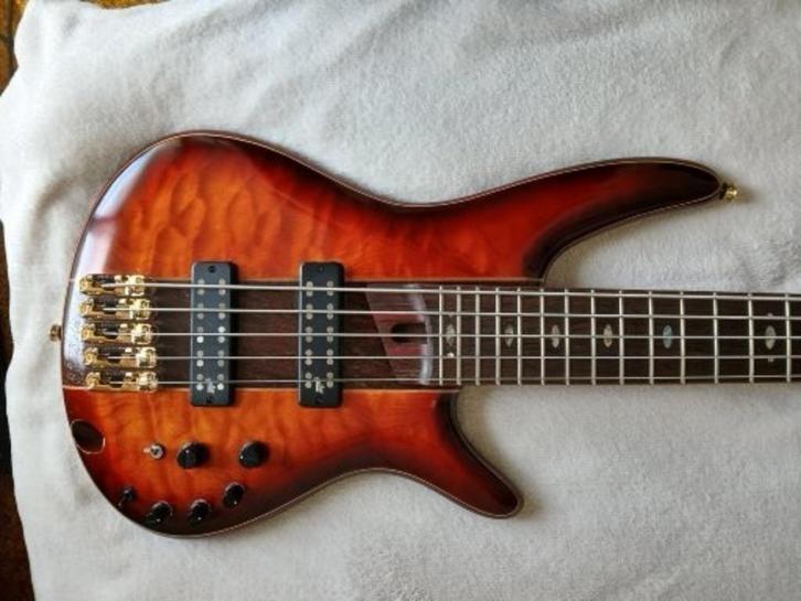 IBANEZ SR2405W, Muziek en Instrumenten, Snaarinstrumenten | Gitaren | Bas, Zo goed als nieuw, Elektrisch, 5-snarig, Ophalen