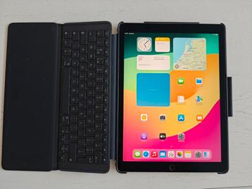 iPad Pro 2017 12,9 inch 512GB 4G met Logitech toetsenboard beschikbaar voor biedingen