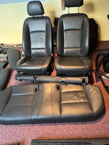 BMW zwart leder interieur  f11 elektrisch  beschikbaar voor biedingen