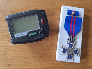 Kruis voor langdurige Brandweerdienst + Pager beschikbaar voor biedingen