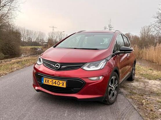 Opel Ampera-e 60-kWh 204pk 2019 Rood, Auto's, Opel, Particulier, Ampera-e, ABS, Airbags, Airconditioning, Android Auto, Apple Carplay