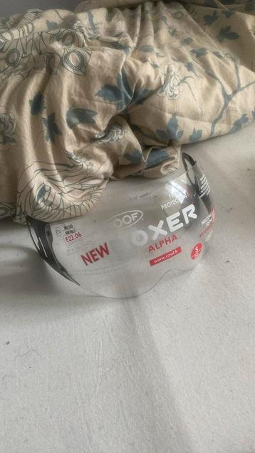 Roof boxer alpha doorzichtig vizier beschikbaar voor biedingen