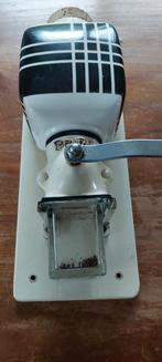 Oude, goedwerkende koffiemolen, deksel is van kurk, Antiek en Kunst, Curiosa en Brocante, Ophalen