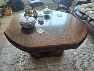 Massief eiken salontafel 100x100 cm – moet weg!! beschikbaar voor biedingen