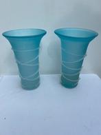 Te Koop Twee Vinatge Blauwe Glazen Vazen, Minder dan 50 cm, Glas, Blauw, Ophalen of Verzenden