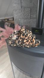 UGG Pantoffels Panterprint maat 42, Kleding | Dames, Schoenen, UGG, Bruin, Ophalen of Verzenden, Zo goed als nieuw