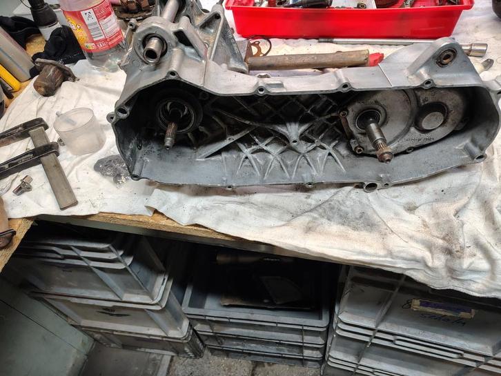 Yamaha aerox carter schijfrem, Fietsen en Brommers, Brommeronderdelen | Scooters, Zo goed als nieuw, Yamaha, Blok, Ophalen