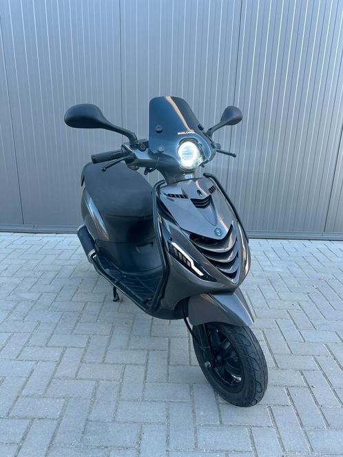 Piaggio zip CUSTOM 2017 BROM TURBOKIT GARANTIE, Fietsen en Brommers, Scooters | Overige merken, Zo goed als nieuw, Ophalen of Verzenden