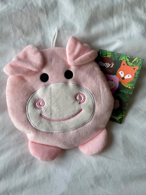 Te koop: Betty’s microwaveable warm hug varken roze NIEUW!, Kinderen en Baby's, Speelgoed | Knuffels en Pluche, Nieuw, Overige typen