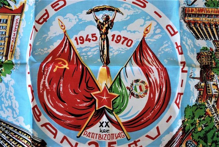 Propaganda 2 Uitvoeringen Sjaal Vriendschap CCCP / Hongarije, Antiek en Kunst, Curiosa en Brocante, Ophalen of Verzenden