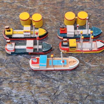 Speelgoedbootjes handwerk Duitsland rustiek en decoratief  beschikbaar voor biedingen