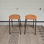 2 x vintage design school atelier werkplaats krukken, Ophalen, Gebruikt, Hout