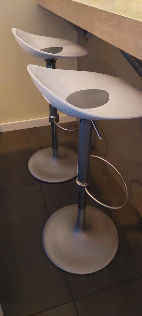 2 Samba Softline Barkrukken, Huis en Inrichting, Barkrukken, Gebruikt, 60 tot 90 cm, Kunststof, Metaal, 2 krukken, In hoogte verstelbaar