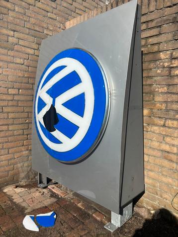 Volkswagen logo lichtreclame origineel beschikbaar voor biedingen