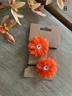 2 oranje elastiekjes met oranje bloem voor Koningsdag, Kinderen en Baby's, Kindermode-accessoires, Nieuw, Ophalen of Verzenden