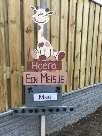 Geboortebord GIRAF huren huur babyspullen meisje zwanger  beschikbaar voor biedingen