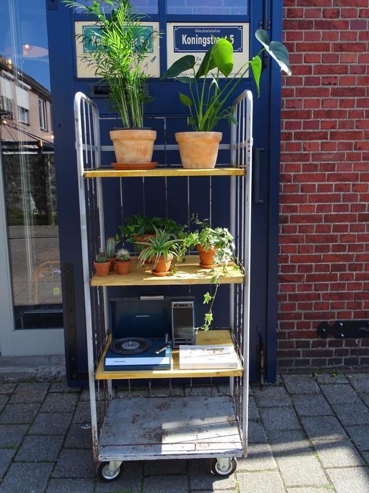 Super toffe regaalkar met legplanken verrijdbaar. open kast, Antiek en Kunst, Curiosa en Brocante, Ophalen