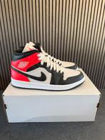 Air Jordan 1 Mid Newsprint Light Orewood Brown Maat 40.5, Kleding | Dames, Schoenen, --, Bruin, Nike, Nieuw