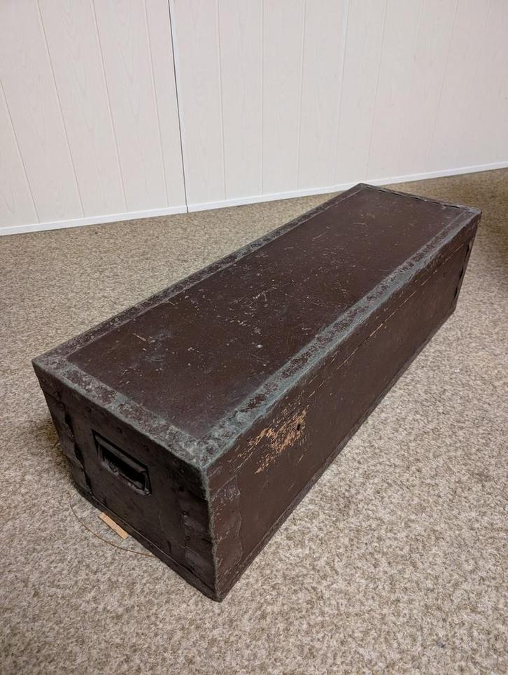 Grote vintage / antieke militaire reiskoffer of munitiekist, Verzamelen, Militaria | Algemeen, Landmacht, Kist of Geocache, Nederland