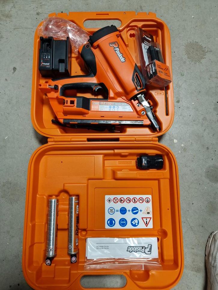 Paslode IM350 tacker - Gasgedreven tacker, Doe-het-zelf en Verbouw, Gereedschap | Handgereedschap, Gebruikt, Ophalen of Verzenden