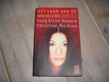 Yang Erche Namu & Christine Mathieu-Het land van de dochters beschikbaar voor biedingen